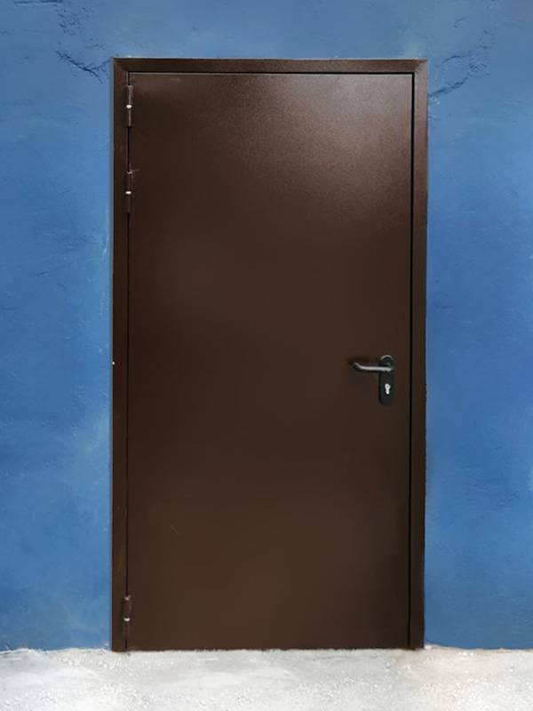 Дверь на склад (Кутузовский проспект, 36)